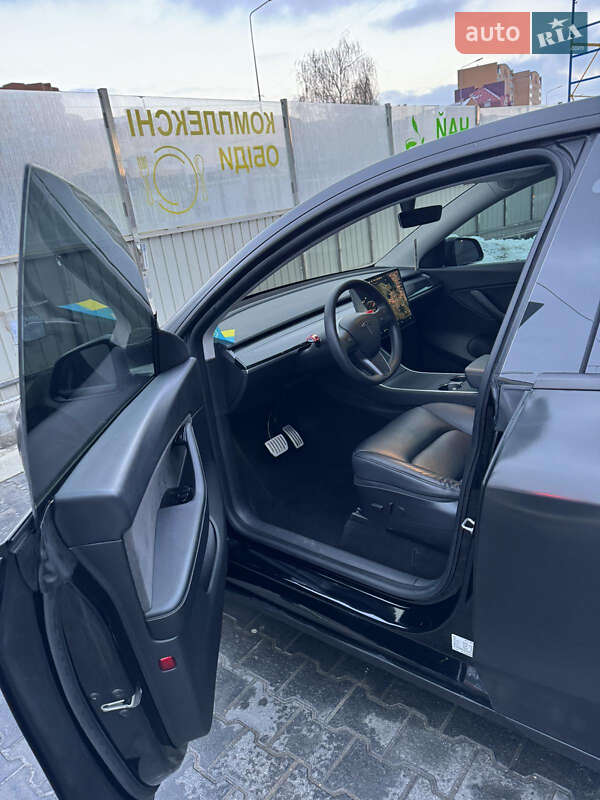 Позашляховик / Кросовер Tesla Model Y 2020 в Тернополі