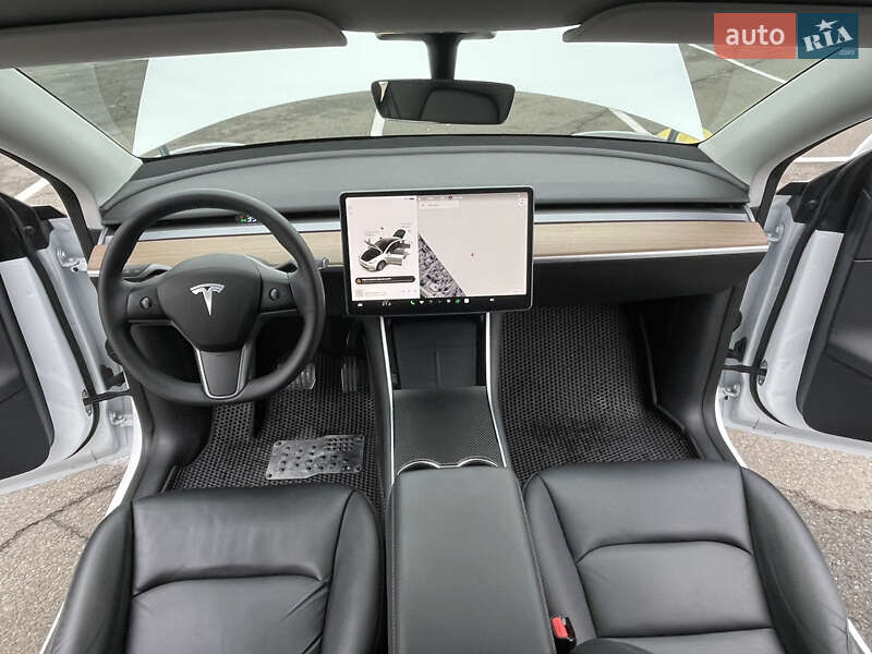 Внедорожник / Кроссовер Tesla Model Y 2020 в Киеве