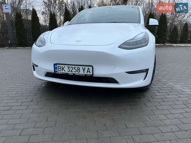 Внедорожник / Кроссовер Tesla Model Y 2023 в Ровно