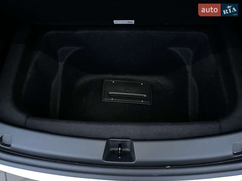 Внедорожник / Кроссовер Tesla Model Y 2023 в Ровно