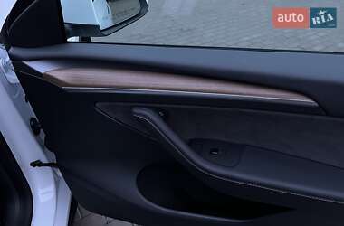Внедорожник / Кроссовер Tesla Model Y 2023 в Ровно