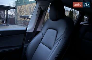 Внедорожник / Кроссовер Tesla Model Y 2023 в Ровно