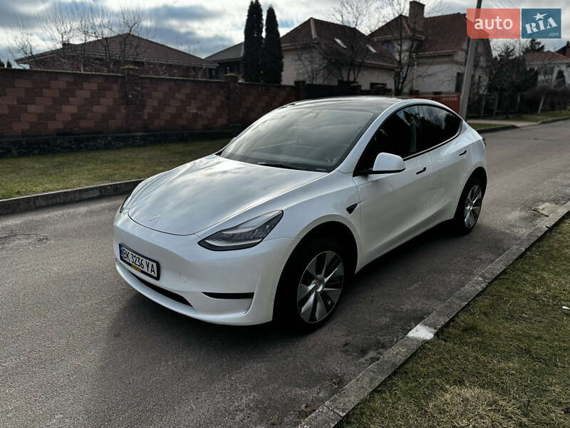 Внедорожник / Кроссовер Tesla Model Y 2023 в Ровно