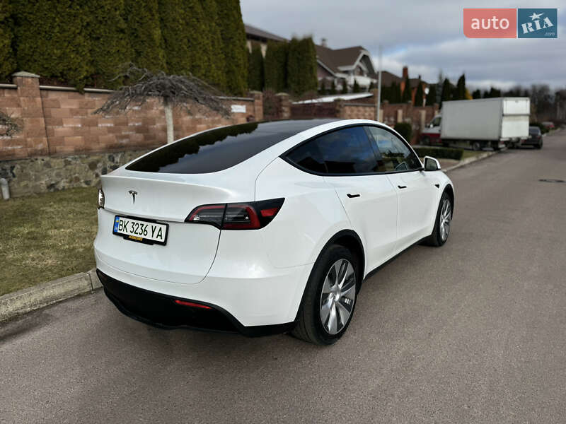 Внедорожник / Кроссовер Tesla Model Y 2023 в Ровно
