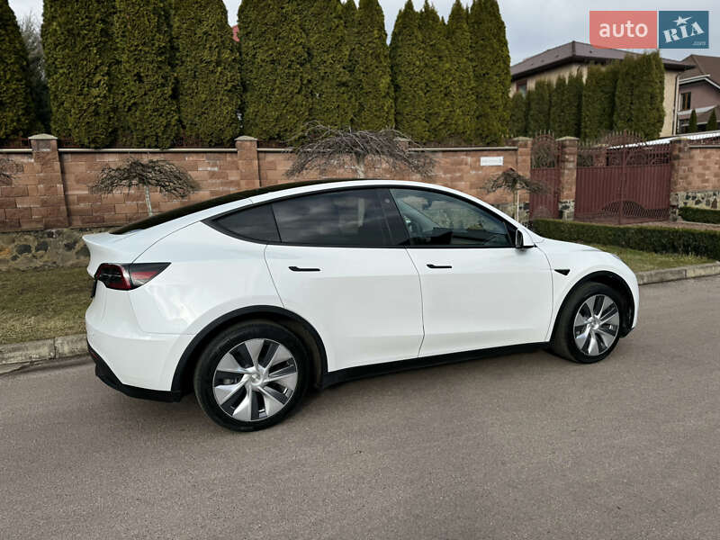 Внедорожник / Кроссовер Tesla Model Y 2023 в Ровно