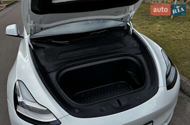 Позашляховик / Кросовер Tesla Model Y 2023 в 