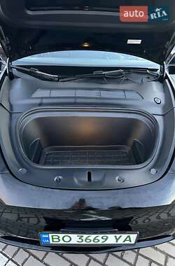 Внедорожник / Кроссовер Tesla Model Y 2021 в Тернополе