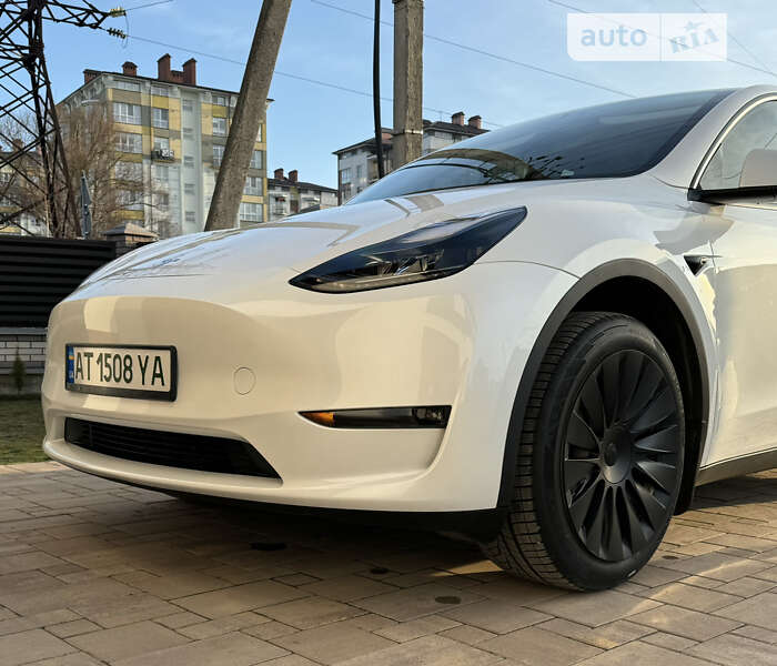 Внедорожник / Кроссовер Tesla Model Y 2023 в Ивано-Франковске фото 5 Внедорожник / Кроссовер Tesla Model Y 2023 в Ивано-Франковске