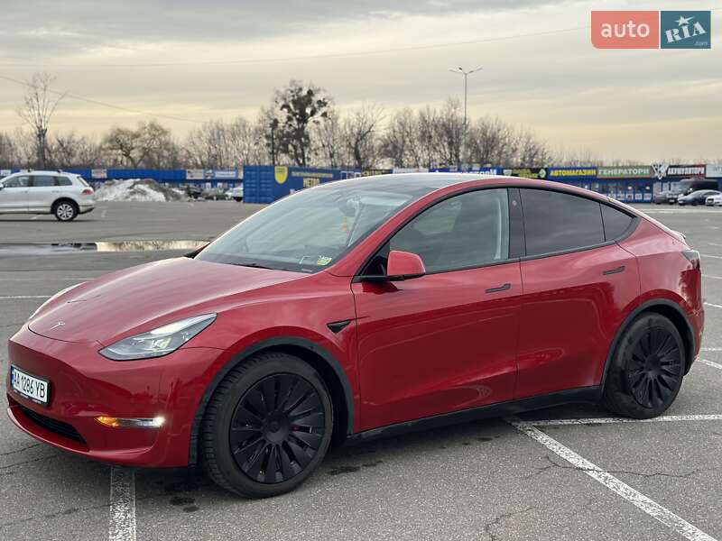 Внедорожник / Кроссовер Tesla Model Y 2020 в Киеве