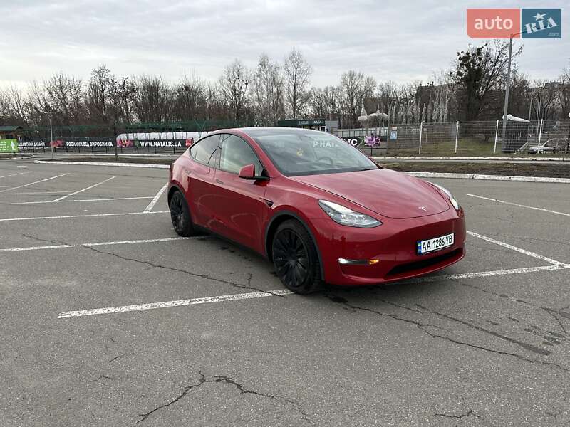 Внедорожник / Кроссовер Tesla Model Y 2020 в Киеве