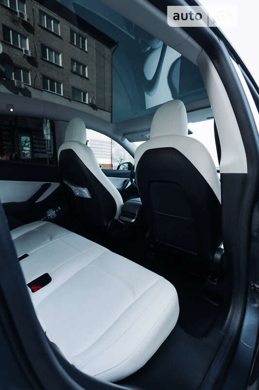 Внедорожник / Кроссовер Tesla Model Y 2020 в Днепре