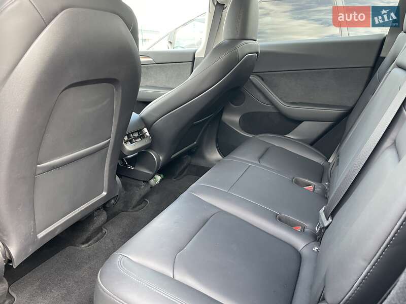 Внедорожник / Кроссовер Tesla Model Y 2023 в Киеве