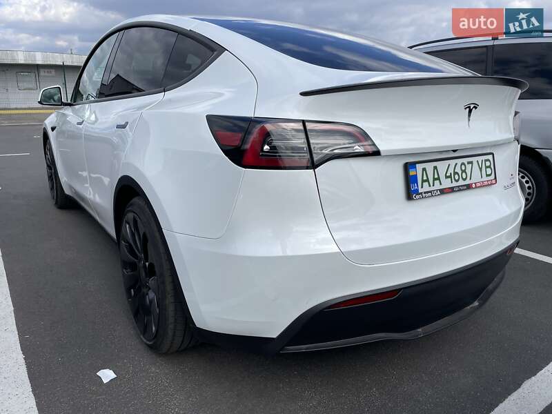 Внедорожник / Кроссовер Tesla Model Y 2023 в Киеве