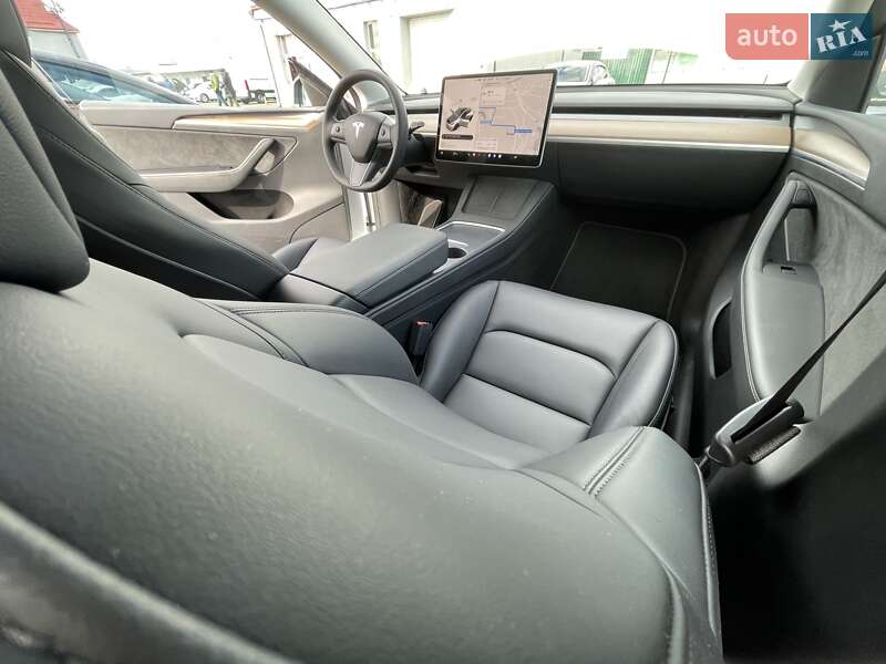 Внедорожник / Кроссовер Tesla Model Y 2023 в Киеве