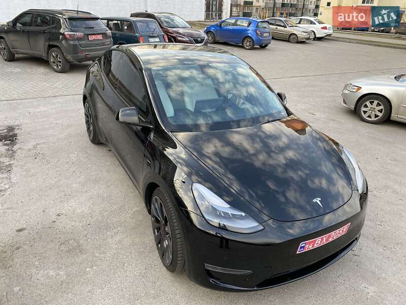 Внедорожник / Кроссовер Tesla Model Y 2022 в Полтаве