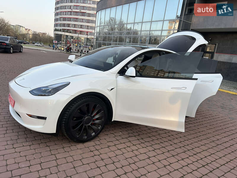 Внедорожник / Кроссовер Tesla Model Y 2022 в Ивано-Франковске