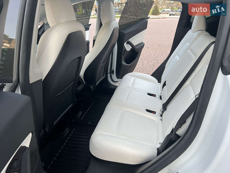 Внедорожник / Кроссовер Tesla Model Y 2022 в Ивано-Франковске