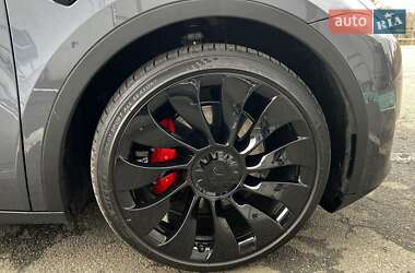 Внедорожник / Кроссовер Tesla Model Y 2022 в Киеве
