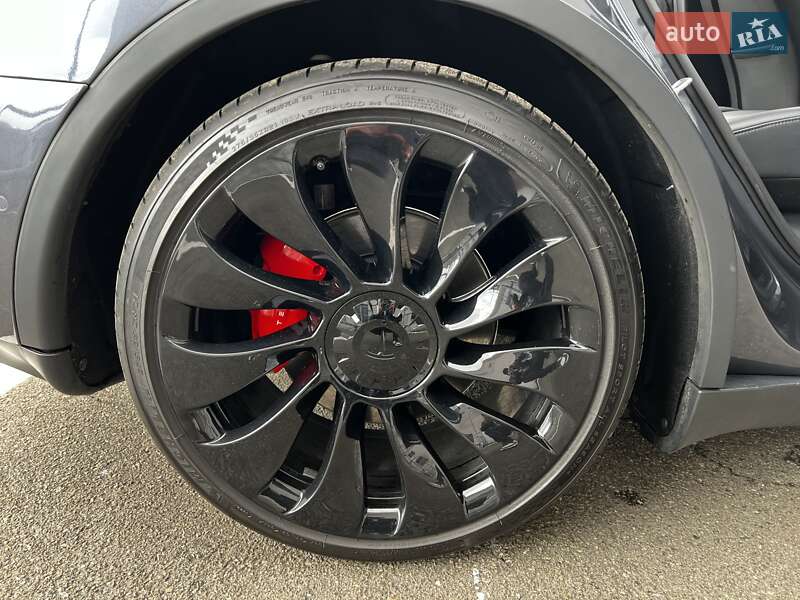 Внедорожник / Кроссовер Tesla Model Y 2022 в Киеве