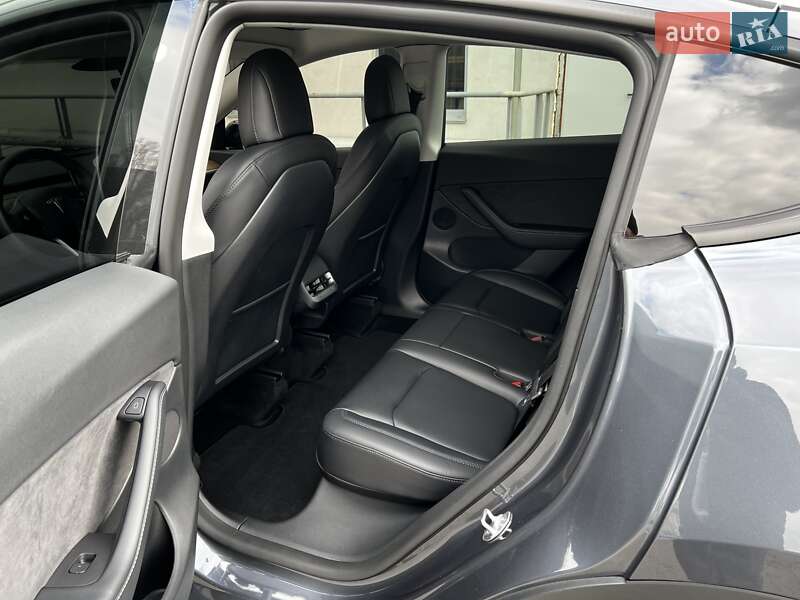 Внедорожник / Кроссовер Tesla Model Y 2022 в Киеве