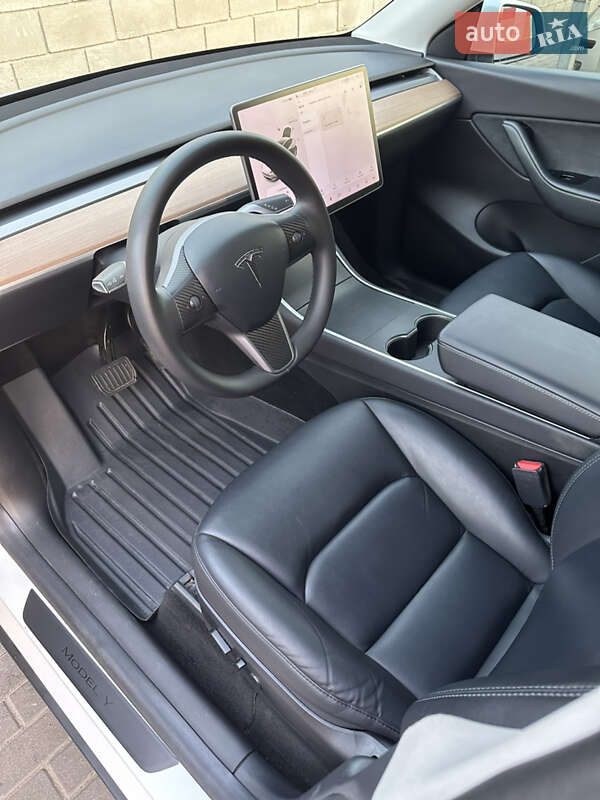 Универсал Tesla Model Y 2020 в Киеве