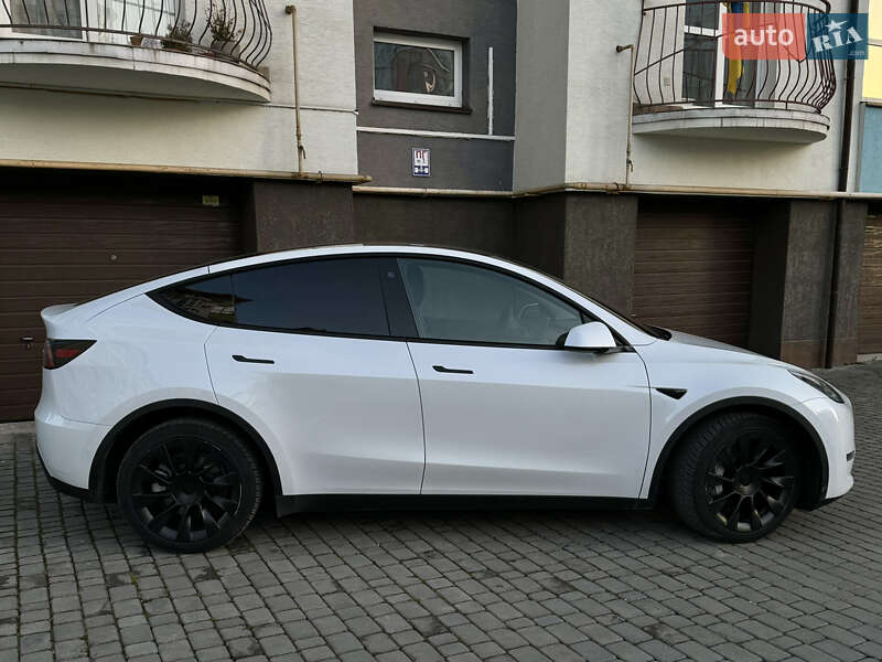 Внедорожник / Кроссовер Tesla Model Y 2022 в Ивано-Франковске