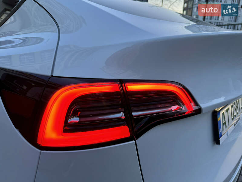 Внедорожник / Кроссовер Tesla Model Y 2022 в Ивано-Франковске