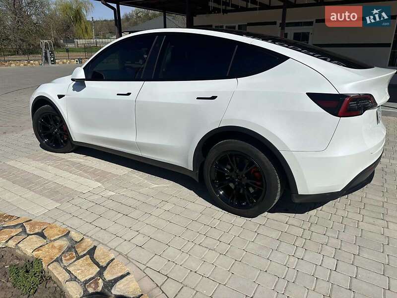 Внедорожник / Кроссовер Tesla Model Y 2022 в Могилев-Подольске