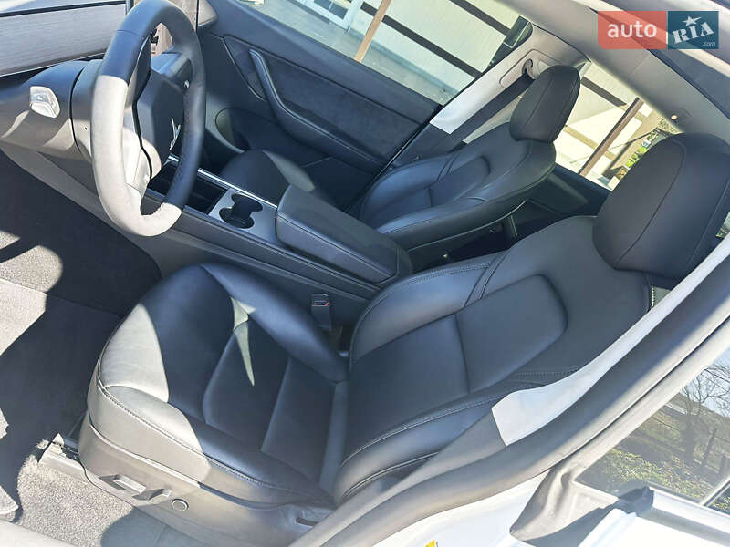 Внедорожник / Кроссовер Tesla Model Y 2022 в Могилев-Подольске