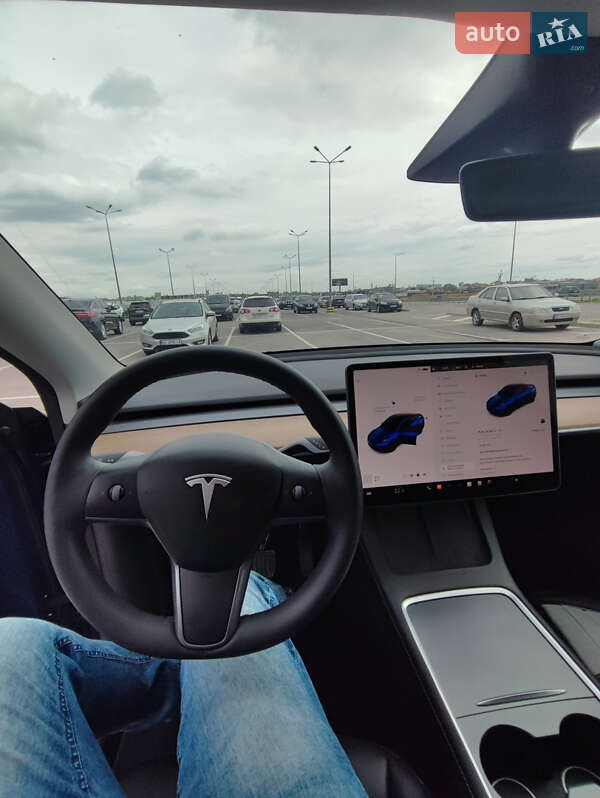 Позашляховик / Кросовер Tesla Model Y 2022 в Львові