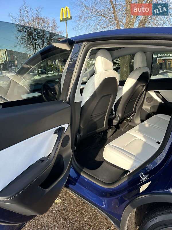 Внедорожник / Кроссовер Tesla Model Y 2022 в Львове