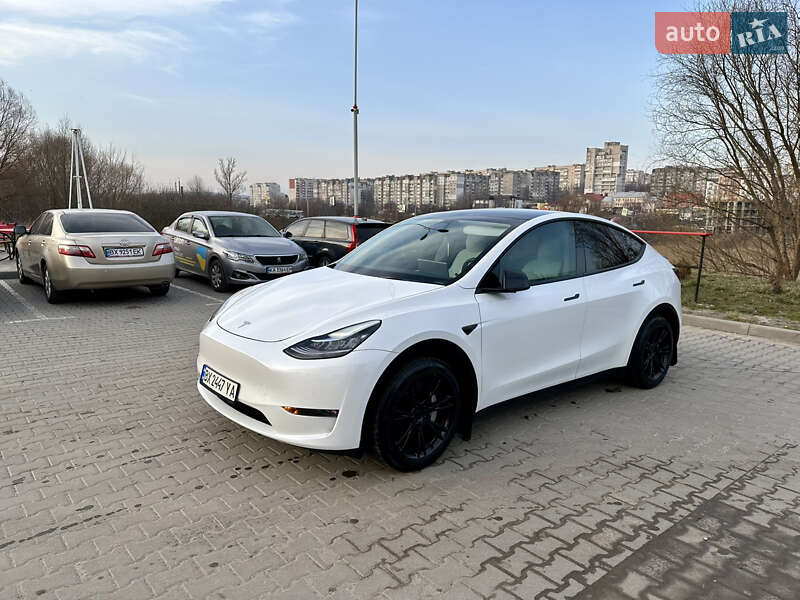Внедорожник / Кроссовер Tesla Model Y 2021 в Хмельницком
