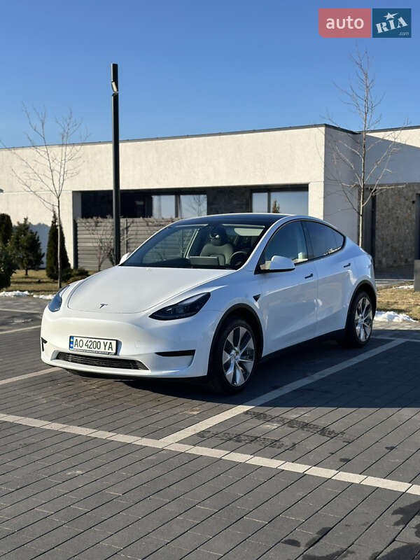 Tesla Model Y 2022