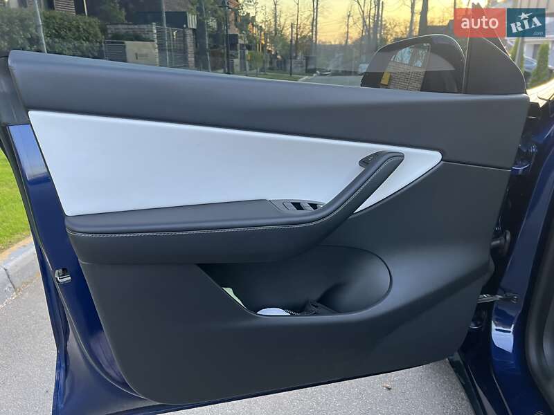Позашляховик / Кросовер Tesla Model Y 2020 в Києві