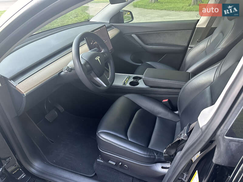 Внедорожник / Кроссовер Tesla Model Y 2021 в Киеве