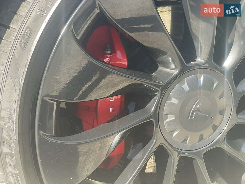 Внедорожник / Кроссовер Tesla Model Y 2022 в Киеве