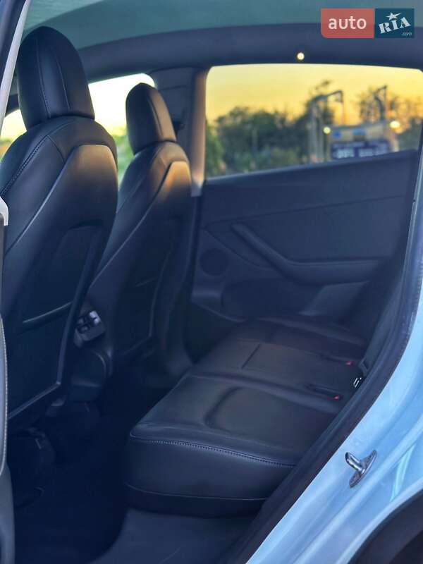 Внедорожник / Кроссовер Tesla Model Y 2020 в Днепре