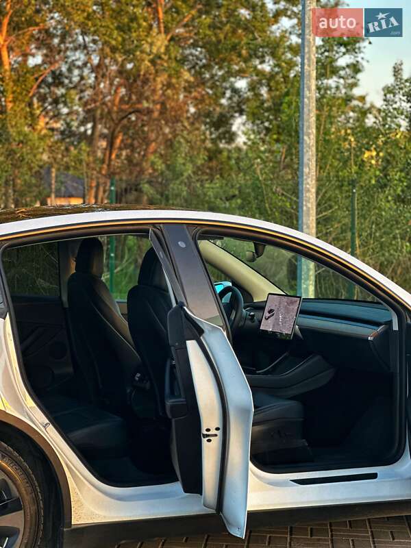 Внедорожник / Кроссовер Tesla Model Y 2020 в Днепре