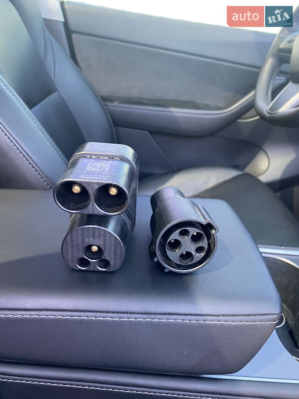 Позашляховик / Кросовер Tesla Model Y 2021 в Києві