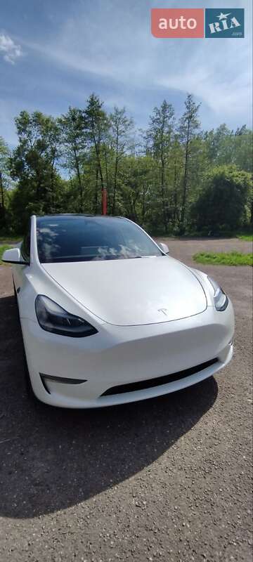 Tesla Model Y 2023