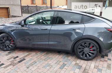 Внедорожник / Кроссовер Tesla Model Y 2021 в Ровно