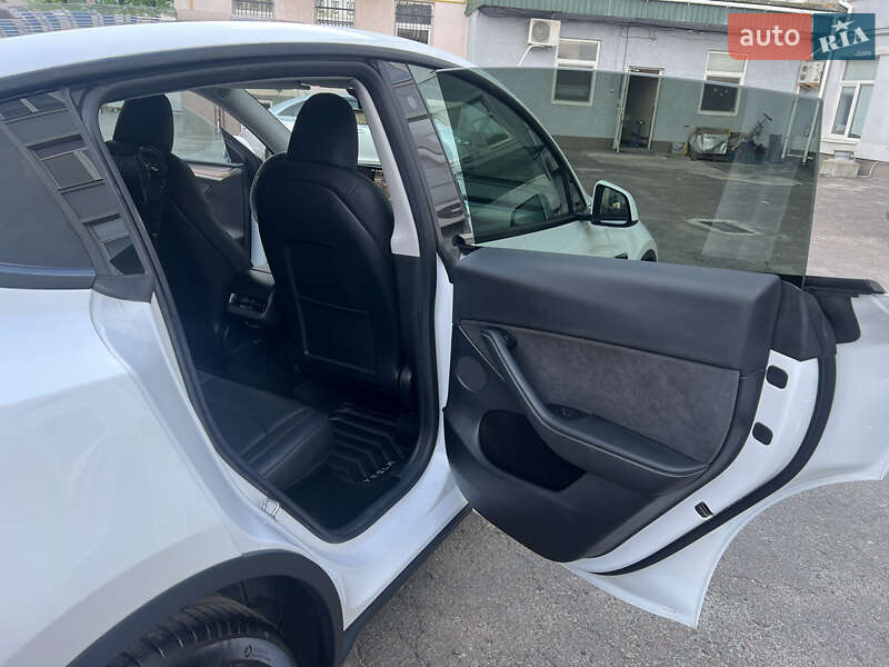 Внедорожник / Кроссовер Tesla Model Y 2022 в Львове
