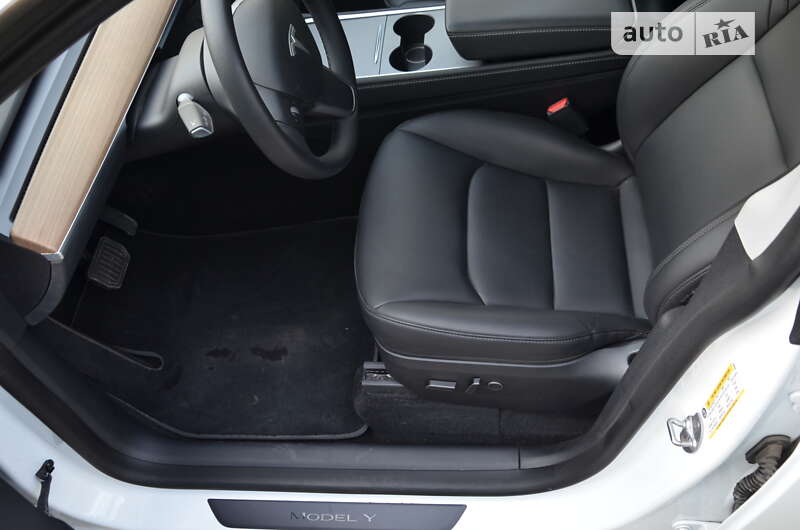 Позашляховик / Кросовер Tesla Model Y 2022 в Черкасах фото 9 Позашляховик / Кросовер Tesla Model Y 2022 в Черкасах