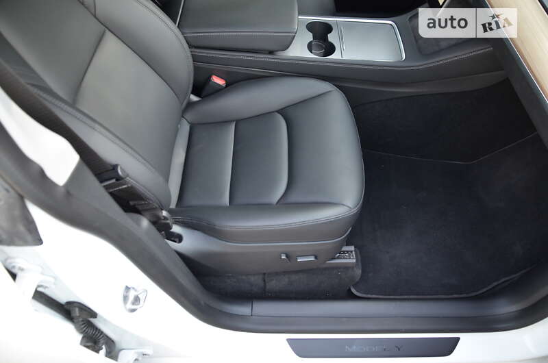 Позашляховик / Кросовер Tesla Model Y 2022 в Черкасах фото 19 Позашляховик / Кросовер Tesla Model Y 2022 в Черкасах