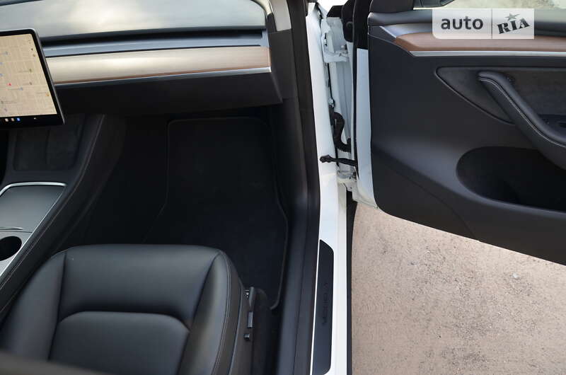 Позашляховик / Кросовер Tesla Model Y 2022 в Черкасах фото 20 Позашляховик / Кросовер Tesla Model Y 2022 в Черкасах