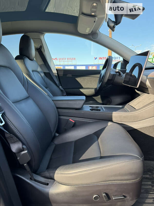 Позашляховик / Кросовер Tesla Model Y 2021 в Львові