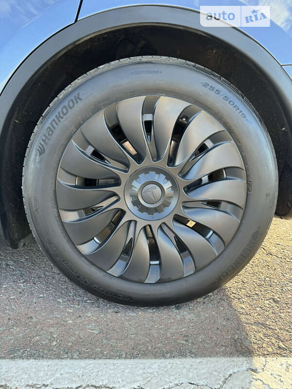 Позашляховик / Кросовер Tesla Model Y 2021 в Львові