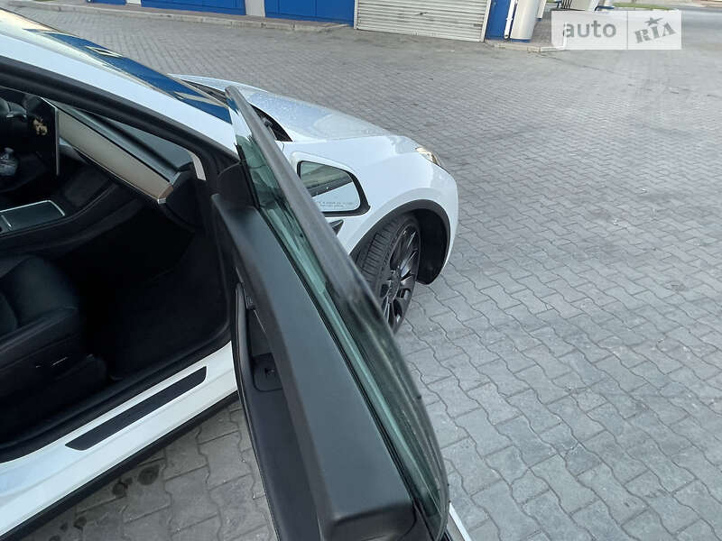 Позашляховик / Кросовер Tesla Model Y 2022 в Хмельницькому