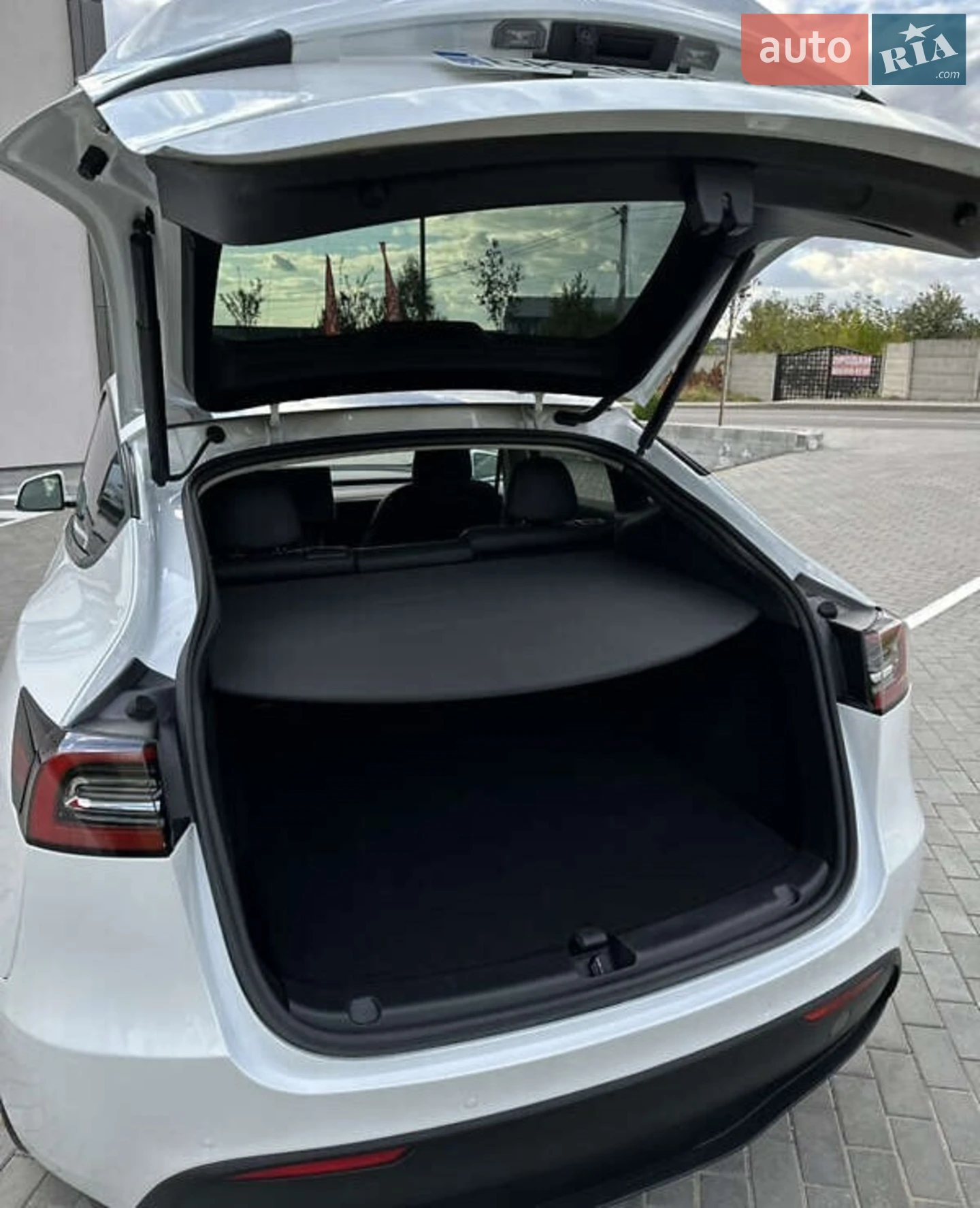 2023 Tesla Model Y - мініатюра 15