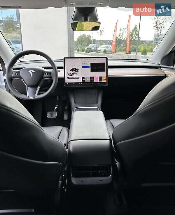 Внедорожник / Кроссовер Tesla Model Y 2023 в Киеве
